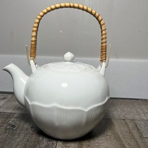 Teapot White Porcelain with Rattan Handle Lotus Flower Design